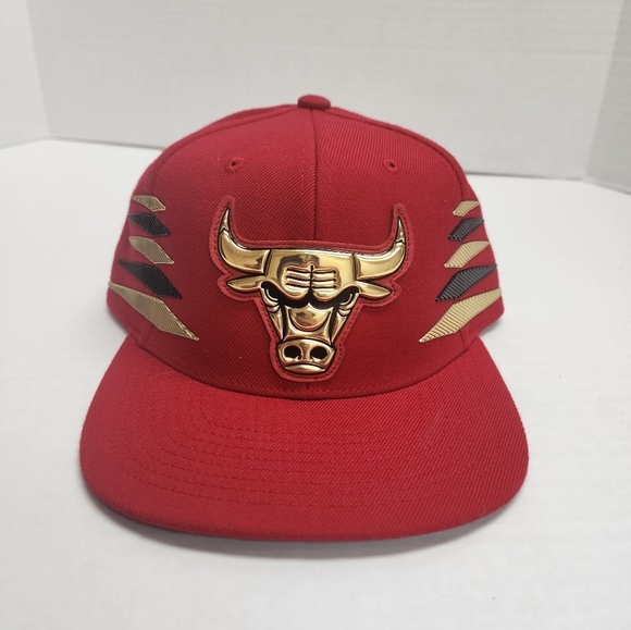 Bulls Snapback Hat - Picture 2 of 4